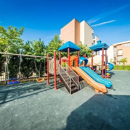 Studio в апарт-отеле Holiday Fort Golf Club アパート サニービーチ